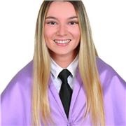 Profesor que imparte clases a niños de primaria